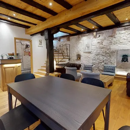 Maison Le Clos Bartholdi 公寓